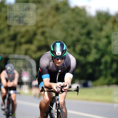07.09.2025 - 19. Norderstedt Triathlon Michael Burmester http://msf.ph/oto/8835930 07.09.2025 13:58:01 Radfahren 990, 992, 1010 meine-sportfotos.de
