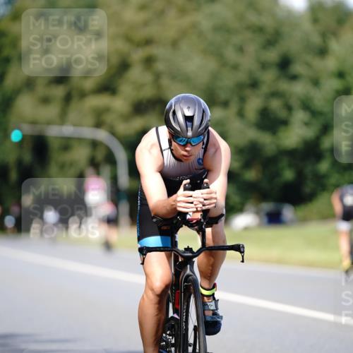 07.09.2025 - 19. Norderstedt Triathlon Michael Burmester http://msf.ph/oto/8835934 07.09.2025 13:58:03 Radfahren 990, 992 meine-sportfotos.de