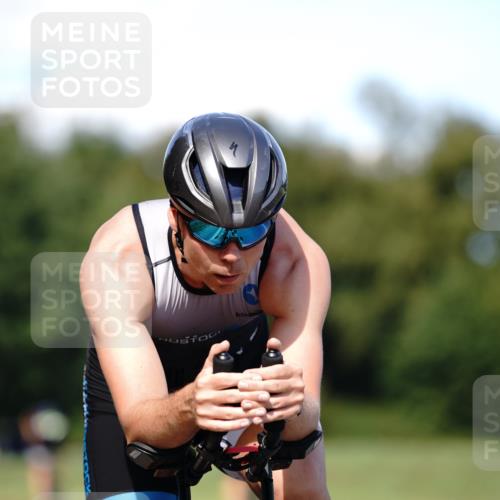 07.09.2025 - 19. Norderstedt Triathlon Michael Burmester http://msf.ph/oto/8835939 07.09.2025 13:58:03 Radfahren 990, 992 meine-sportfotos.de