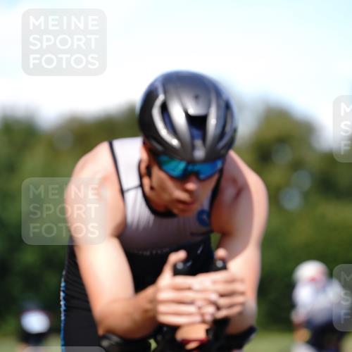 07.09.2025 - 19. Norderstedt Triathlon Michael Burmester http://msf.ph/oto/8835941 07.09.2025 13:58:03 Radfahren 990, 992 meine-sportfotos.de