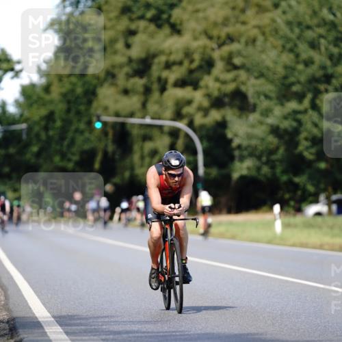 07.09.2025 - 19. Norderstedt Triathlon Michael Burmester http://msf.ph/oto/8835942 07.09.2025 13:58:14 Radfahren 961 meine-sportfotos.de