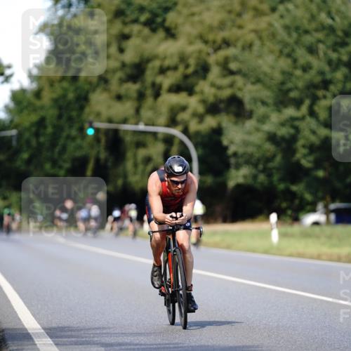 07.09.2025 - 19. Norderstedt Triathlon Michael Burmester http://msf.ph/oto/8835944 07.09.2025 13:58:14 Radfahren 961 meine-sportfotos.de
