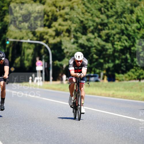07.09.2025 - 19. Norderstedt Triathlon Michael Burmester http://msf.ph/oto/8835949 07.09.2025 12:38:22 Radfahren 712, 732 meine-sportfotos.de