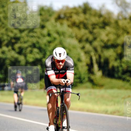 07.09.2025 - 19. Norderstedt Triathlon Michael Burmester http://msf.ph/oto/8835953 07.09.2025 12:38:23 Radfahren 712, 732 meine-sportfotos.de