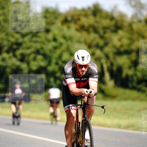 07.09.2025 - 19. Norderstedt Triathlon Michael Burmester http://msf.ph/oto/8835956 07.09.2025 12:38:23 Radfahren 712, 732 meine-sportfotos.de