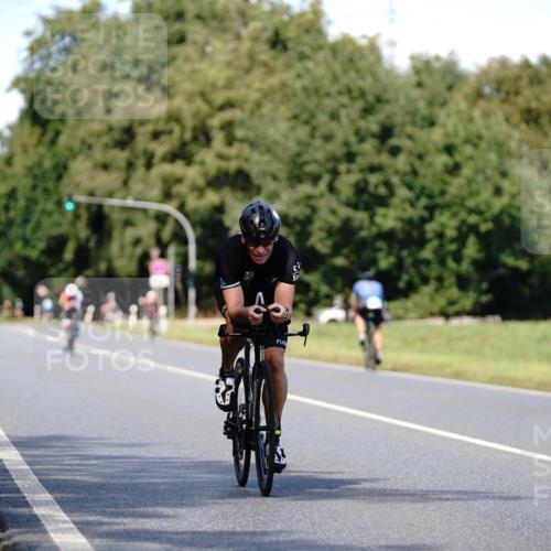 07.09.2025 - 19. Norderstedt Triathlon Michael Burmester http://msf.ph/oto/8835979 07.09.2025 13:58:37 Radfahren 989 meine-sportfotos.de