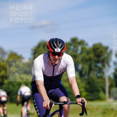 07.09.2025 - 19. Norderstedt Triathlon Michael Burmester http://msf.ph/oto/8836013 07.09.2025 12:38:49 Radfahren 754, 1384 meine-sportfotos.de