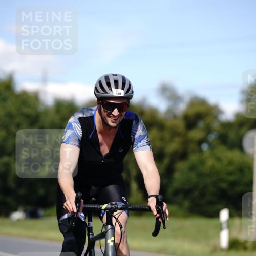 07.09.2025 - 19. Norderstedt Triathlon Michael Burmester http://msf.ph/oto/8836021 07.09.2025 13:58:56 Radfahren 410 meine-sportfotos.de