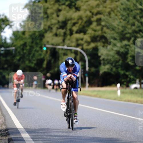 07.09.2025 - 19. Norderstedt Triathlon Michael Burmester http://msf.ph/oto/8836023 07.09.2025 13:59:17 Radfahren 976, 1038 meine-sportfotos.de