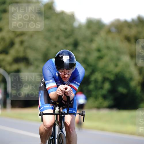 07.09.2025 - 19. Norderstedt Triathlon Michael Burmester http://msf.ph/oto/8836028 07.09.2025 13:59:18 Radfahren 976, 1038 meine-sportfotos.de