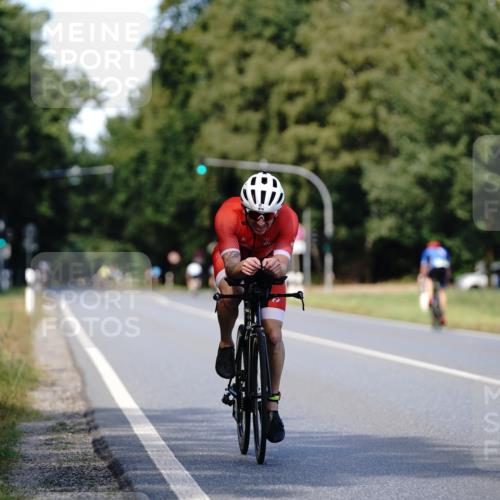 07.09.2025 - 19. Norderstedt Triathlon Michael Burmester http://msf.ph/oto/8836030 07.09.2025 13:59:20 Radfahren 976, 1038 meine-sportfotos.de