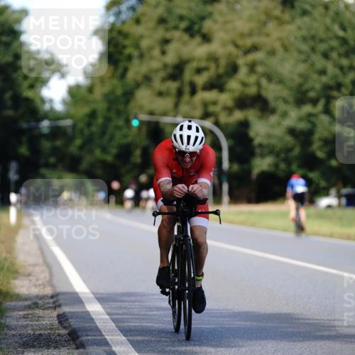 07.09.2025 - 19. Norderstedt Triathlon Michael Burmester http://msf.ph/oto/8836032 07.09.2025 13:59:20 Radfahren 976, 1038 meine-sportfotos.de