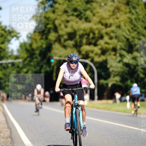 07.09.2025 - 19. Norderstedt Triathlon Michael Burmester http://msf.ph/oto/8836042 07.09.2025 12:39:09 Radfahren 1382, 1397 meine-sportfotos.de