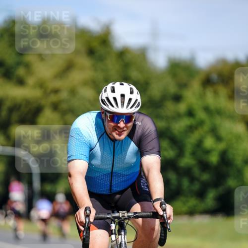 07.09.2025 - 19. Norderstedt Triathlon Michael Burmester http://msf.ph/oto/8836074 07.09.2025 12:39:56 Radfahren 1235 meine-sportfotos.de