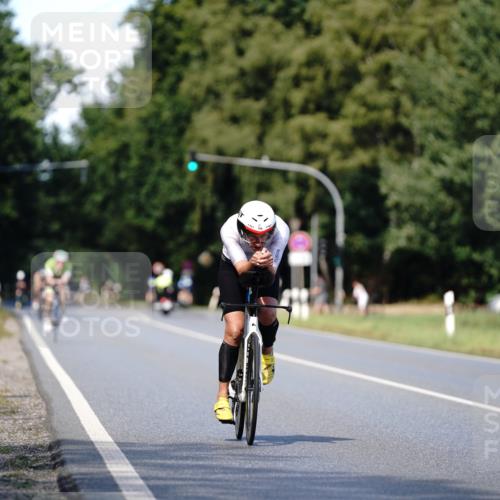 07.09.2025 - 19. Norderstedt Triathlon Michael Burmester http://msf.ph/oto/8836086 07.09.2025 14:00:31 Radfahren 388, 888 meine-sportfotos.de