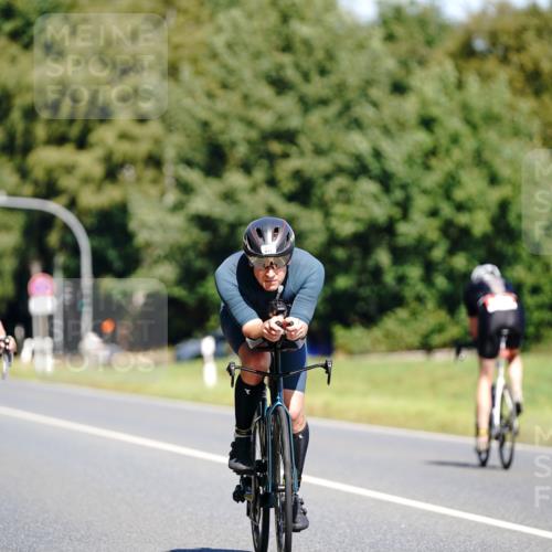 07.09.2025 - 19. Norderstedt Triathlon Michael Burmester http://msf.ph/oto/8836087 07.09.2025 12:40:20 Radfahren 811, 1256, 1269 meine-sportfotos.de