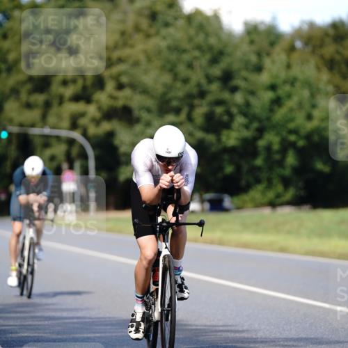 07.09.2025 - 19. Norderstedt Triathlon Michael Burmester http://msf.ph/oto/8836114 07.09.2025 14:01:03 Radfahren 876, 1421 meine-sportfotos.de