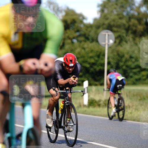 07.09.2025 - 19. Norderstedt Triathlon Michael Burmester http://msf.ph/oto/8836200 07.09.2025 14:02:06 Radfahren 880, 911, 983, 1028, 1465 meine-sportfotos.de