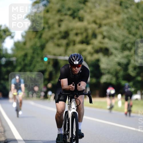 07.09.2025 - 19. Norderstedt Triathlon Michael Burmester http://msf.ph/oto/8836227 07.09.2025 14:02:24 Radfahren 877 meine-sportfotos.de