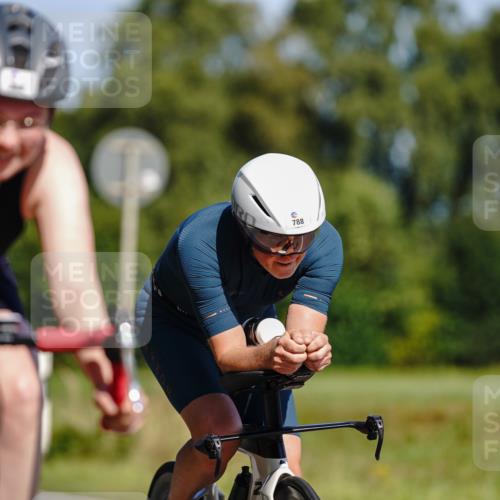 07.09.2025 - 19. Norderstedt Triathlon Michael Burmester http://msf.ph/oto/8836238 07.09.2025 12:42:13 Radfahren 262, 788 meine-sportfotos.de
