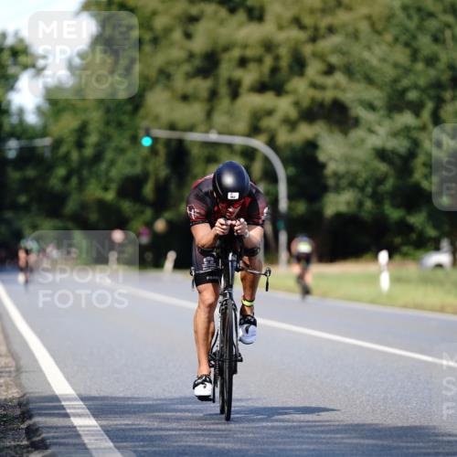 07.09.2025 - 19. Norderstedt Triathlon Michael Burmester http://msf.ph/oto/8836251 07.09.2025 14:02:48 Radfahren 366, 962, 965 meine-sportfotos.de