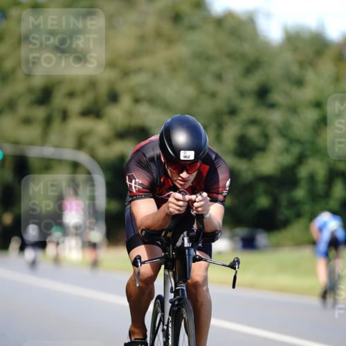 07.09.2025 - 19. Norderstedt Triathlon Michael Burmester http://msf.ph/oto/8836254 07.09.2025 14:02:49 Radfahren 366, 962, 965 meine-sportfotos.de
