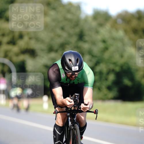 07.09.2025 - 19. Norderstedt Triathlon Michael Burmester http://msf.ph/oto/8836258 07.09.2025 14:02:57 Radfahren 1037 meine-sportfotos.de