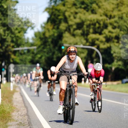 07.09.2025 - 19. Norderstedt Triathlon Michael Burmester http://msf.ph/oto/8836264 07.09.2025 12:42:35 Radfahren 290, 295, 1264 meine-sportfotos.de