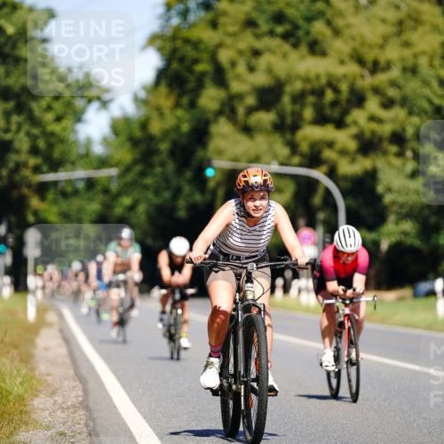 07.09.2025 - 19. Norderstedt Triathlon Michael Burmester http://msf.ph/oto/8836266 07.09.2025 12:42:35 Radfahren 290, 295, 1264 meine-sportfotos.de