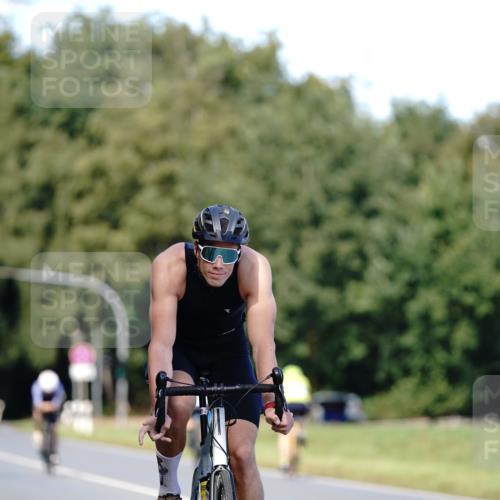 07.09.2025 - 19. Norderstedt Triathlon Michael Burmester http://msf.ph/oto/8836276 07.09.2025 14:03:29 Radfahren 1408 meine-sportfotos.de