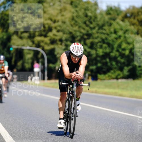07.09.2025 - 19. Norderstedt Triathlon Michael Burmester http://msf.ph/oto/8836277 07.09.2025 12:42:38 Radfahren 290, 295, 698, 1264 meine-sportfotos.de