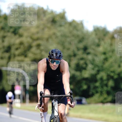 07.09.2025 - 19. Norderstedt Triathlon Michael Burmester http://msf.ph/oto/8836278 07.09.2025 14:03:29 Radfahren 1408 meine-sportfotos.de