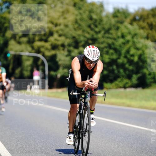 07.09.2025 - 19. Norderstedt Triathlon Michael Burmester http://msf.ph/oto/8836279 07.09.2025 12:42:38 Radfahren 290, 295, 698, 1264 meine-sportfotos.de