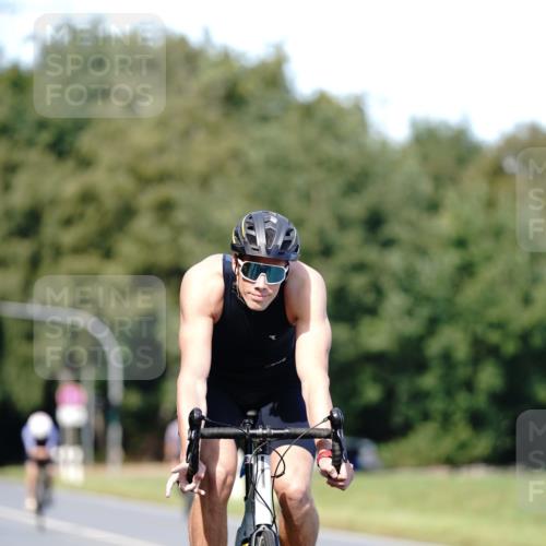 07.09.2025 - 19. Norderstedt Triathlon Michael Burmester http://msf.ph/oto/8836280 07.09.2025 14:03:29 Radfahren 1408 meine-sportfotos.de