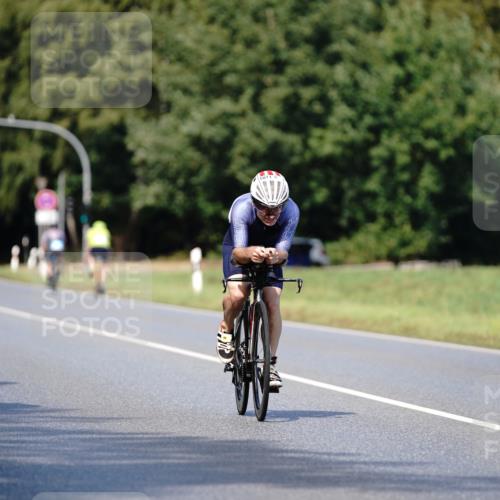 07.09.2025 - 19. Norderstedt Triathlon Michael Burmester http://msf.ph/oto/8836286 07.09.2025 14:03:32 Radfahren 361, 963, 1011, 1408 meine-sportfotos.de