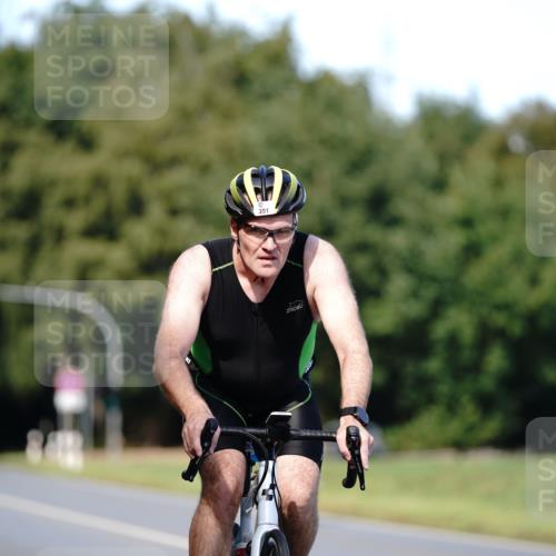 07.09.2025 - 19. Norderstedt Triathlon Michael Burmester http://msf.ph/oto/8836301 07.09.2025 14:03:40 Radfahren 391 meine-sportfotos.de