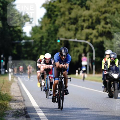 07.09.2025 - 19. Norderstedt Triathlon Michael Burmester http://msf.ph/oto/8836305 07.09.2025 14:03:44 Radfahren 391, 978, 985, 1039 meine-sportfotos.de