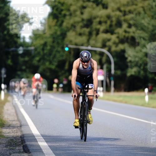 07.09.2025 - 19. Norderstedt Triathlon Michael Burmester http://msf.ph/oto/8836324 07.09.2025 14:03:52 Radfahren 988 meine-sportfotos.de