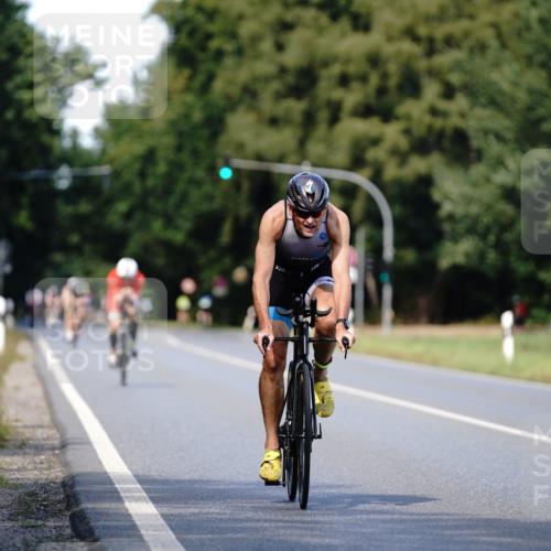 07.09.2025 - 19. Norderstedt Triathlon Michael Burmester http://msf.ph/oto/8836326 07.09.2025 14:03:52 Radfahren 988 meine-sportfotos.de