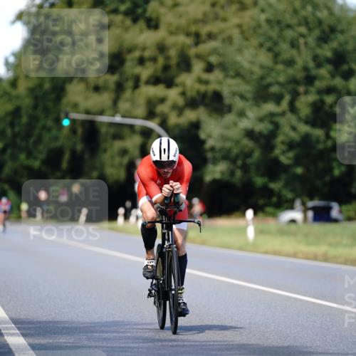 07.09.2025 - 19. Norderstedt Triathlon Michael Burmester http://msf.ph/oto/8836331 07.09.2025 14:03:55 Radfahren 974, 988 meine-sportfotos.de