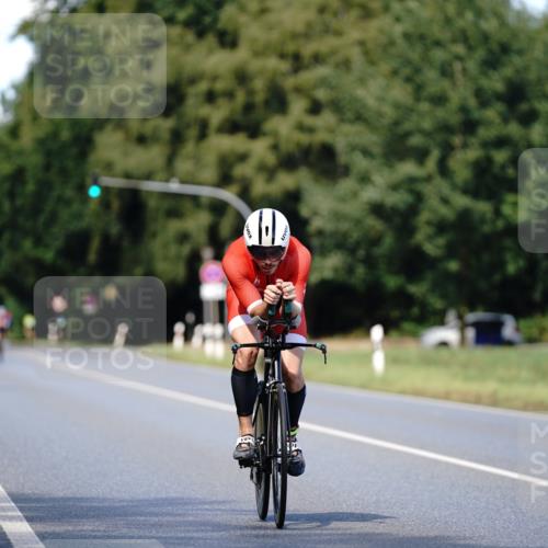 07.09.2025 - 19. Norderstedt Triathlon Michael Burmester http://msf.ph/oto/8836333 07.09.2025 14:03:55 Radfahren 974, 988 meine-sportfotos.de