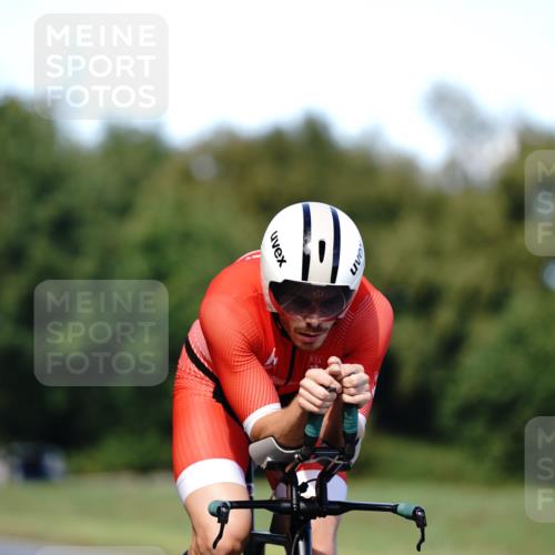 07.09.2025 - 19. Norderstedt Triathlon Michael Burmester http://msf.ph/oto/8836334 07.09.2025 14:03:56 Radfahren 974, 988 meine-sportfotos.de