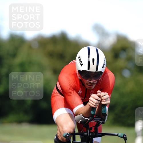 07.09.2025 - 19. Norderstedt Triathlon Michael Burmester http://msf.ph/oto/8836336 07.09.2025 14:03:56 Radfahren 974, 988 meine-sportfotos.de