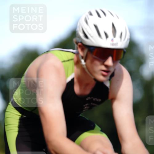 07.09.2025 - 19. Norderstedt Triathlon Michael Burmester http://msf.ph/oto/8836341 07.09.2025 14:04:02 Radfahren 900, 1017, 1018 meine-sportfotos.de
