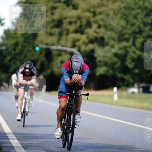 07.09.2025 - 19. Norderstedt Triathlon Michael Burmester http://msf.ph/oto/8836345 07.09.2025 14:04:04 Radfahren 900, 979, 1017, 1018 meine-sportfotos.de