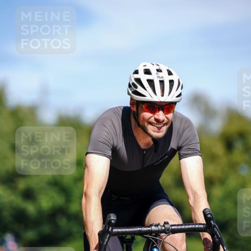 07.09.2025 - 19. Norderstedt Triathlon Michael Burmester http://msf.ph/oto/8836346 07.09.2025 12:43:05 Radfahren 239, 266, 1322 meine-sportfotos.de