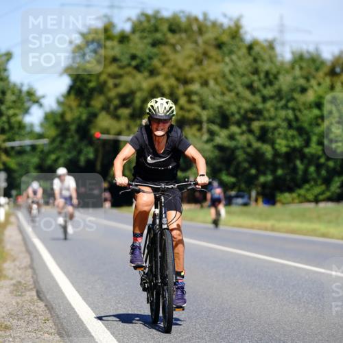 07.09.2025 - 19. Norderstedt Triathlon Michael Burmester http://msf.ph/oto/8836349 07.09.2025 12:43:06 Radfahren 239, 266, 1322 meine-sportfotos.de