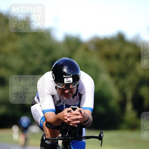07.09.2025 - 19. Norderstedt Triathlon Michael Burmester http://msf.ph/oto/8836354 07.09.2025 14:04:08 Radfahren 979, 1018, 1456 meine-sportfotos.de