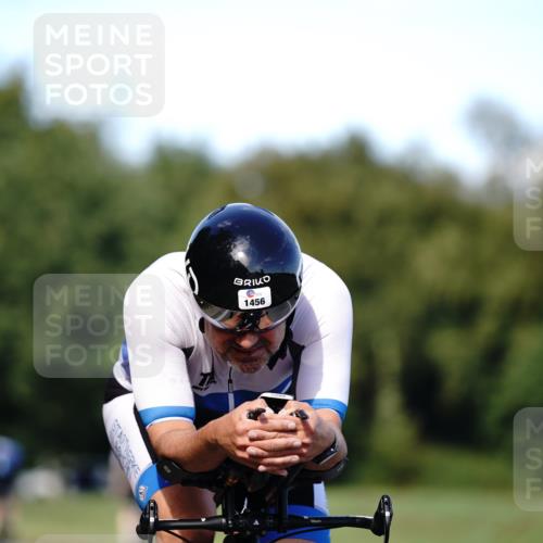 07.09.2025 - 19. Norderstedt Triathlon Michael Burmester http://msf.ph/oto/8836356 07.09.2025 14:04:08 Radfahren 979, 1018, 1456 meine-sportfotos.de