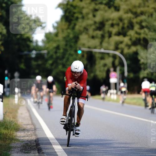 07.09.2025 - 19. Norderstedt Triathlon Michael Burmester http://msf.ph/oto/8836358 07.09.2025 14:04:16 Radfahren 977 meine-sportfotos.de